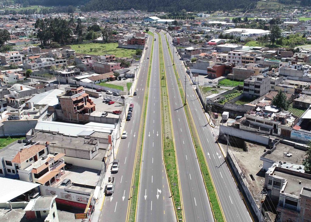 Completion of the Otavalo Circunvalación Avenue Ecuador